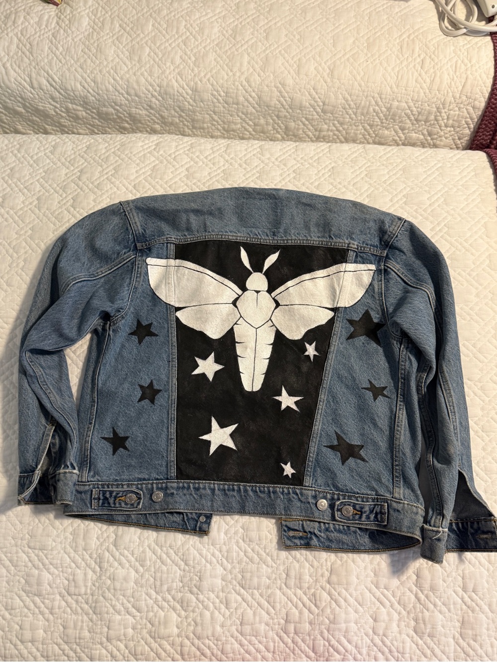 Black and White Handpainted Levi’s Women’s Denim Jacket Size M